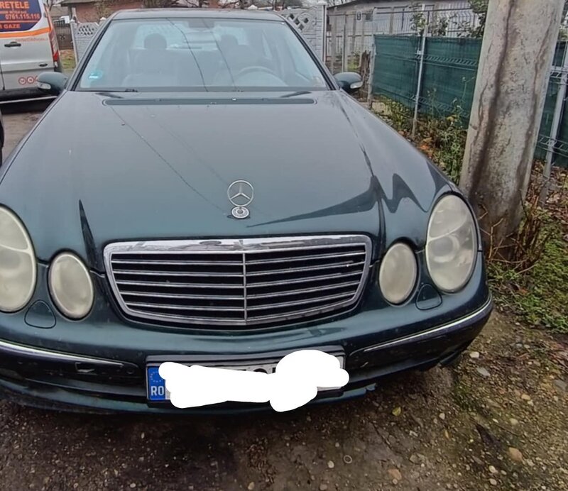 Mercedes-Benz 220